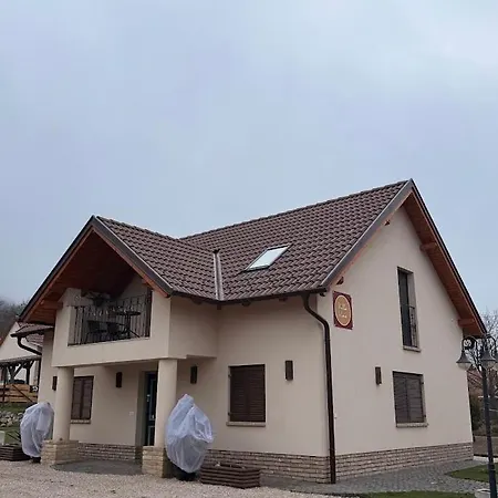 Villavino * Szekszárd